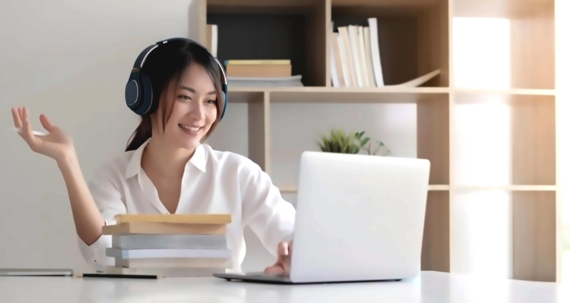 Equipo trabajando en estrategias financieras